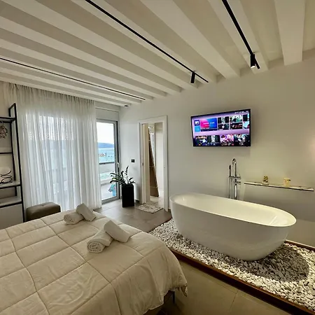 H Y P N O S E By Sea View Apartment *