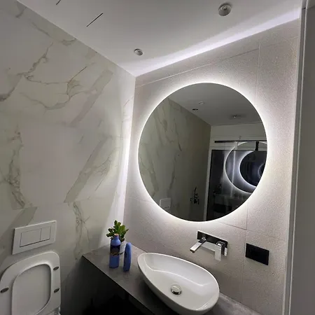 Apartment H Y P N O S E By Sea View Vlore