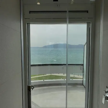 H Y P N O S E By Sea View *