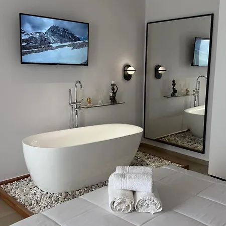 H Y P N O S E By Sea View Vlore