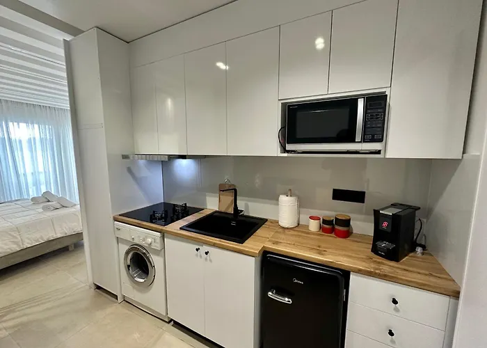 H Y P N O S E By Sea View * Vlorë