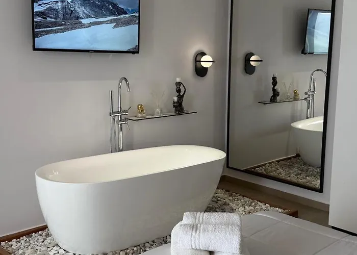 H Y P N O S E By Sea View Vlorë